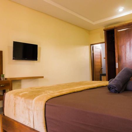 Cakra House Denpasar Exterior foto