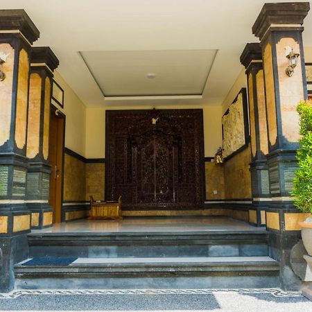 Cakra House Denpasar Exterior foto