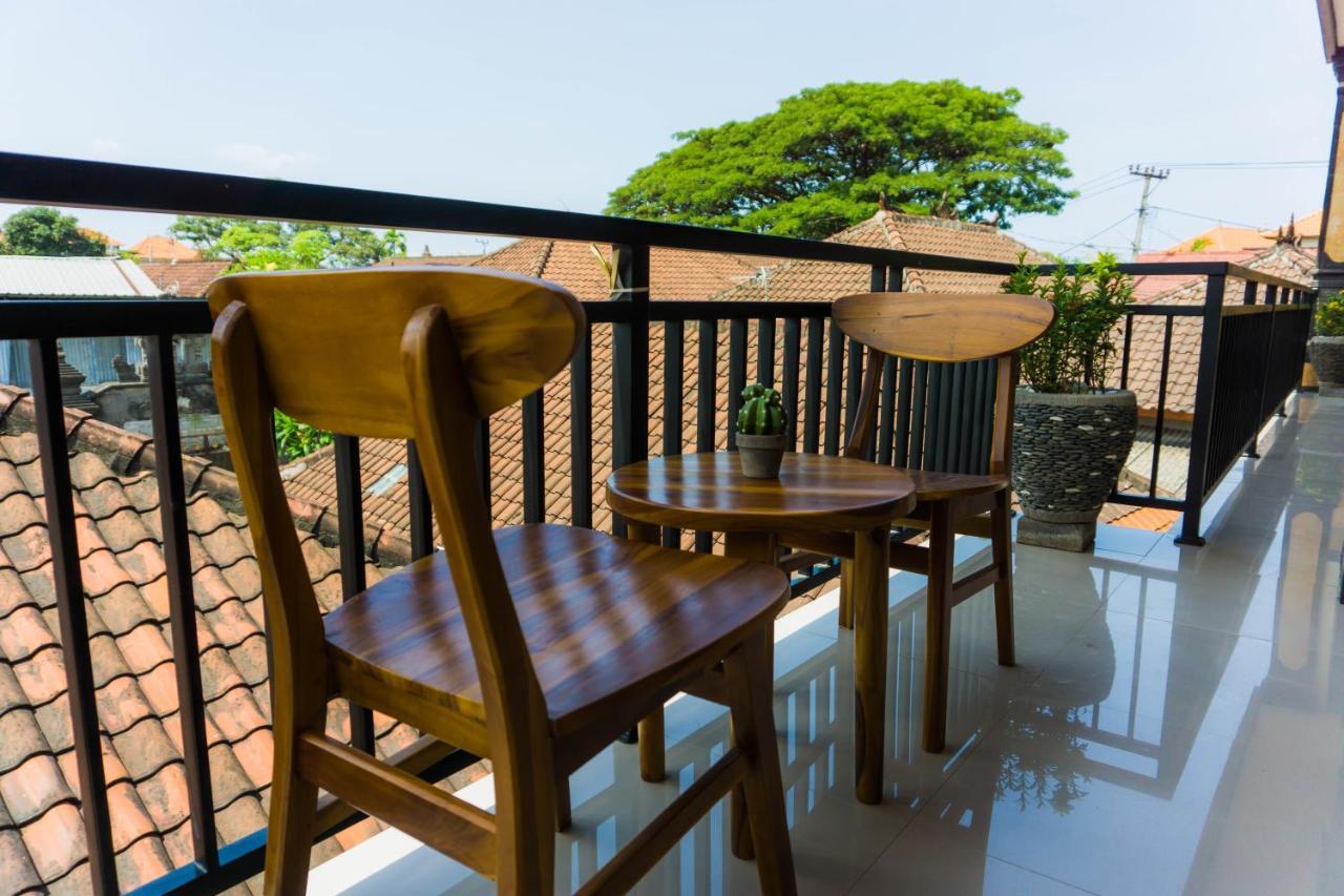 Cakra House Denpasar Exterior foto