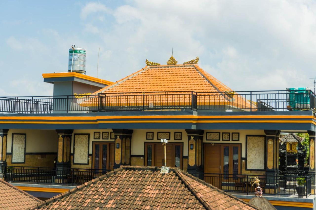 Cakra House Denpasar Exterior foto