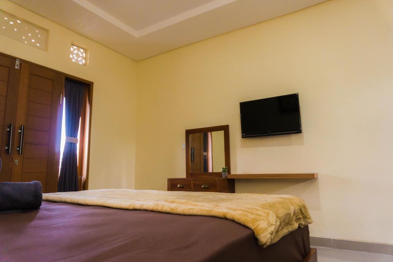 Cakra House Denpasar Exterior foto