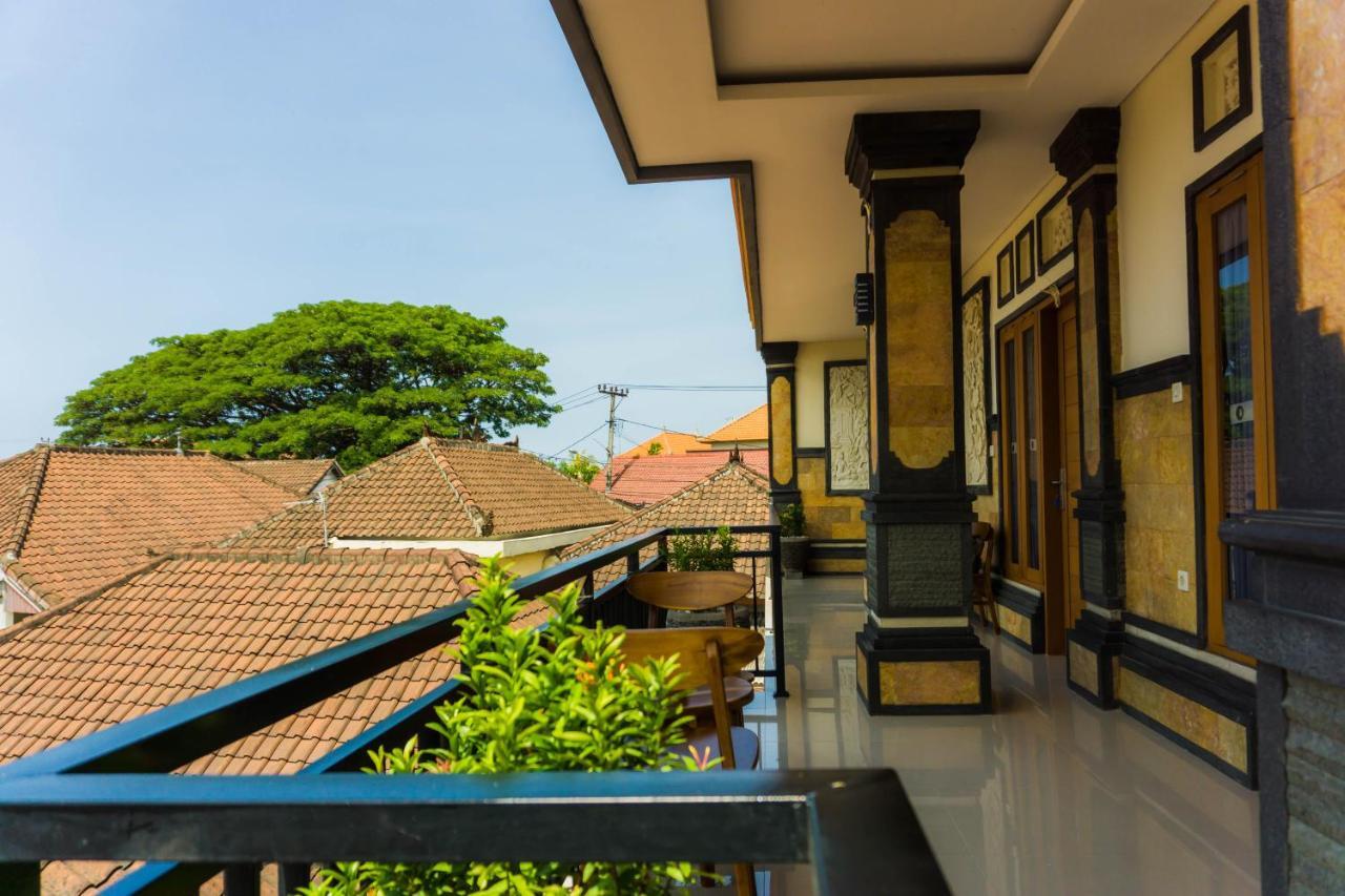 Cakra House Denpasar Exterior foto